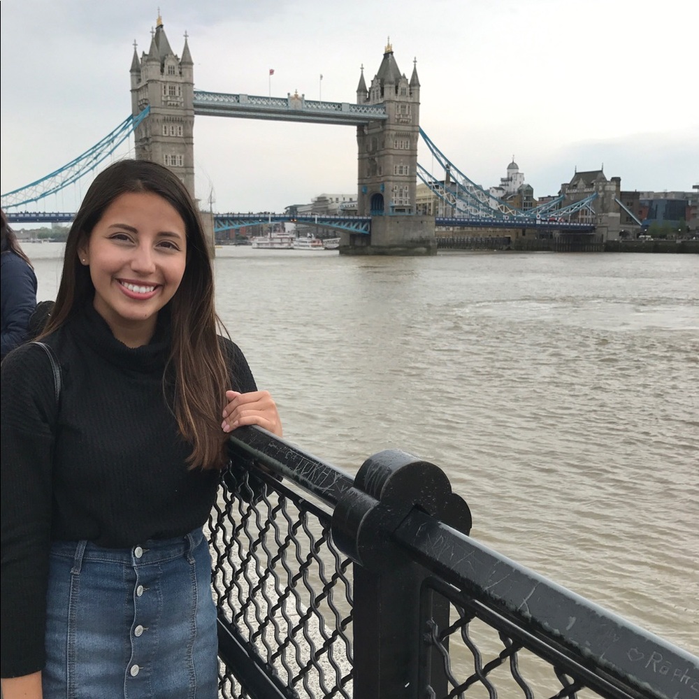 Meet your Posher, Victoria